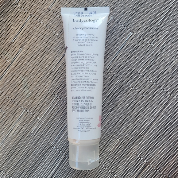 Bodycology Cherry Blossom - Picture 4 of 4